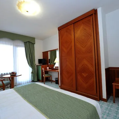 Grand Cesare Augusto Σορέντο