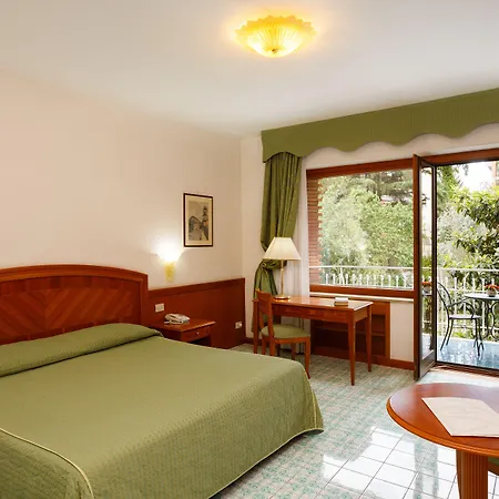 Grand Cesare Augusto Hotel 4*
