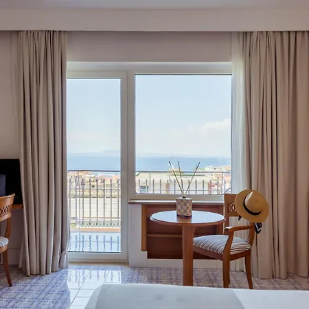 Grand Cesare Augusto Hotel 4*