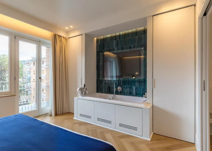 Grand Cesare Augusto سورينتو