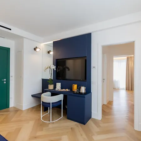 グランド チェザーレ アウグスト ホテル 4*