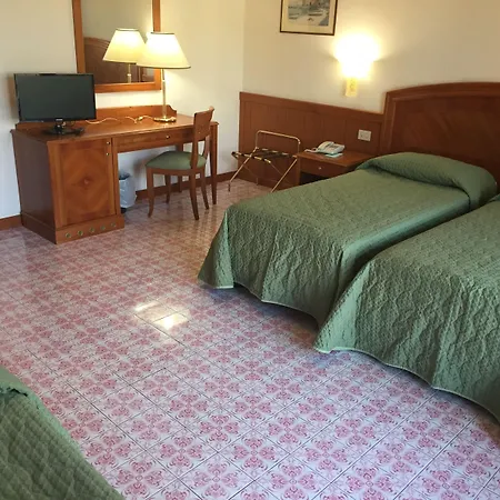 ホテル グランド チェザーレ アウグスト ソレント