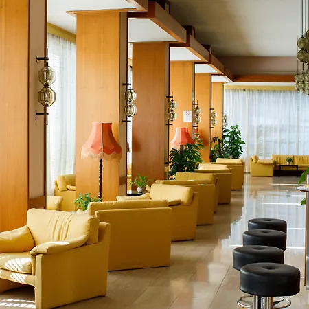 ホテル グランド チェザーレ アウグスト 4*